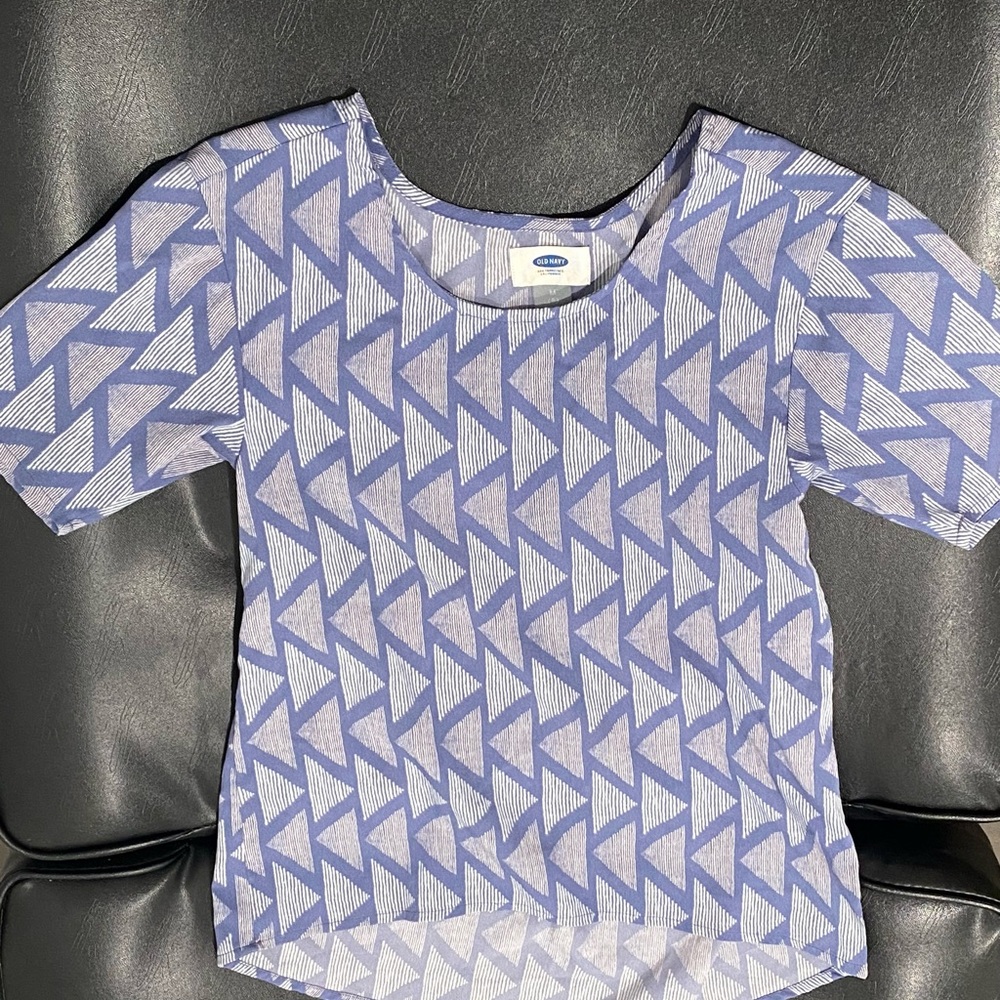 Old Navy Blue Short Sleeve Tee with Geometric Pattern
